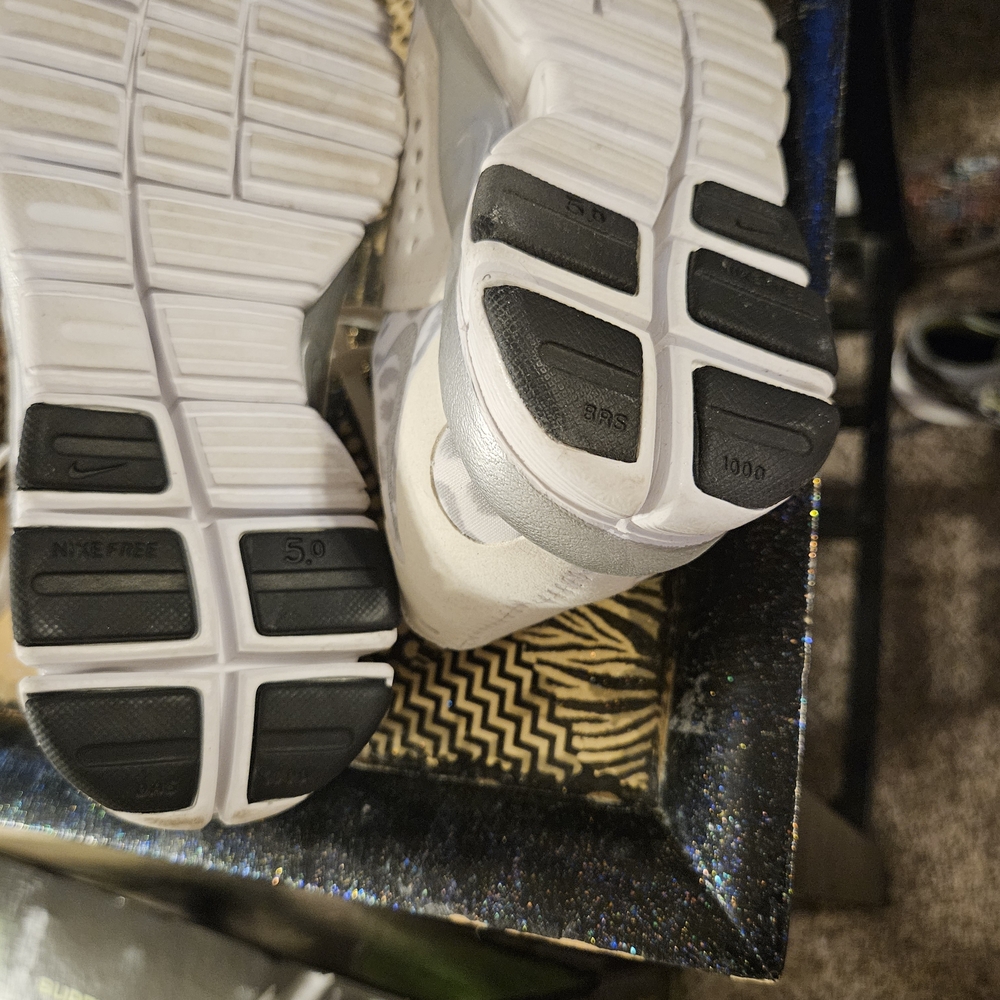 Nike Women's Leopard Print Athletic Shoes - Picture 5 of 5